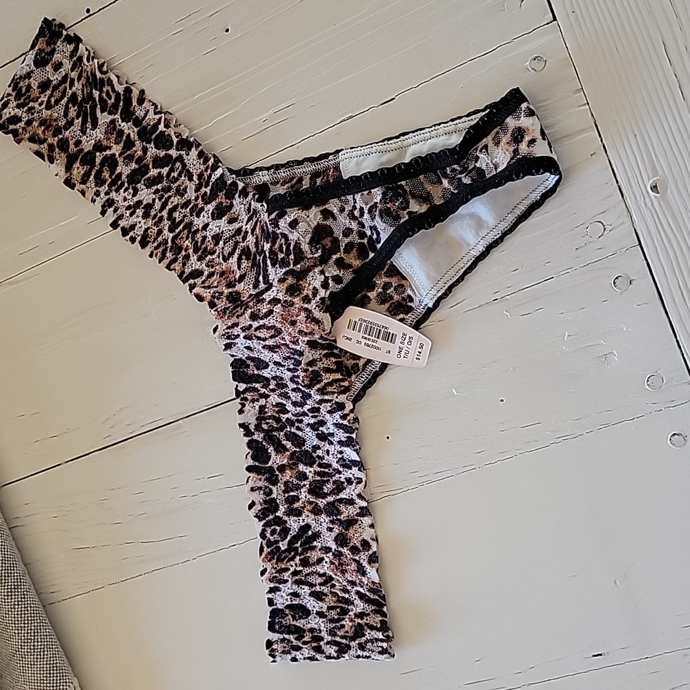 NWT Victoria's Secret Thong Panties